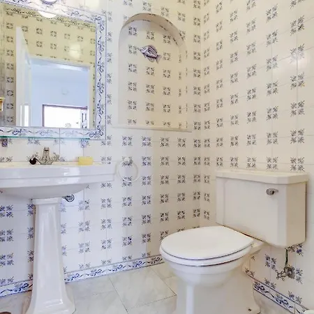 Luxury Villa, Very Close To + Restaurants, Wi Fi, Heatable Pool. Villa *