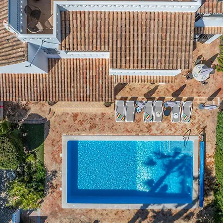 Luxury Villa, Very Close To + Restaurants, Wi Fi, Heatable Pool. Villa *