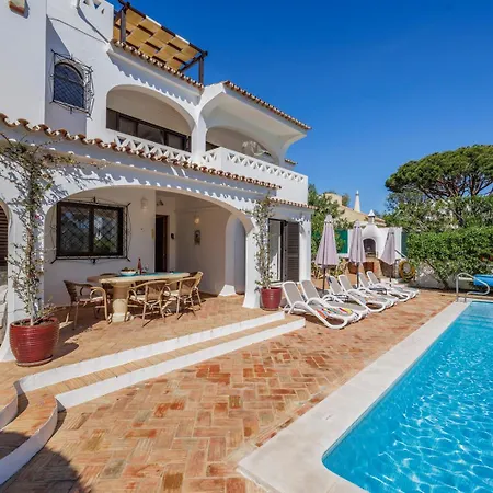 Villa Luxury Villa, Very Close To + Restaurants, Wi Fi, Heatable Pool. *