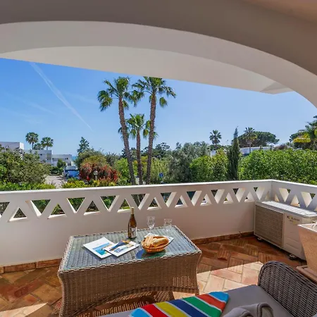 Villa Luxury Villa, Very Close To + Restaurants, Wi Fi, Heatable Pool. Sesmarias