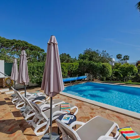 Luxury Villa, Very Close To + Restaurants, Wi Fi, Heatable Pool. Villa Sesmarias